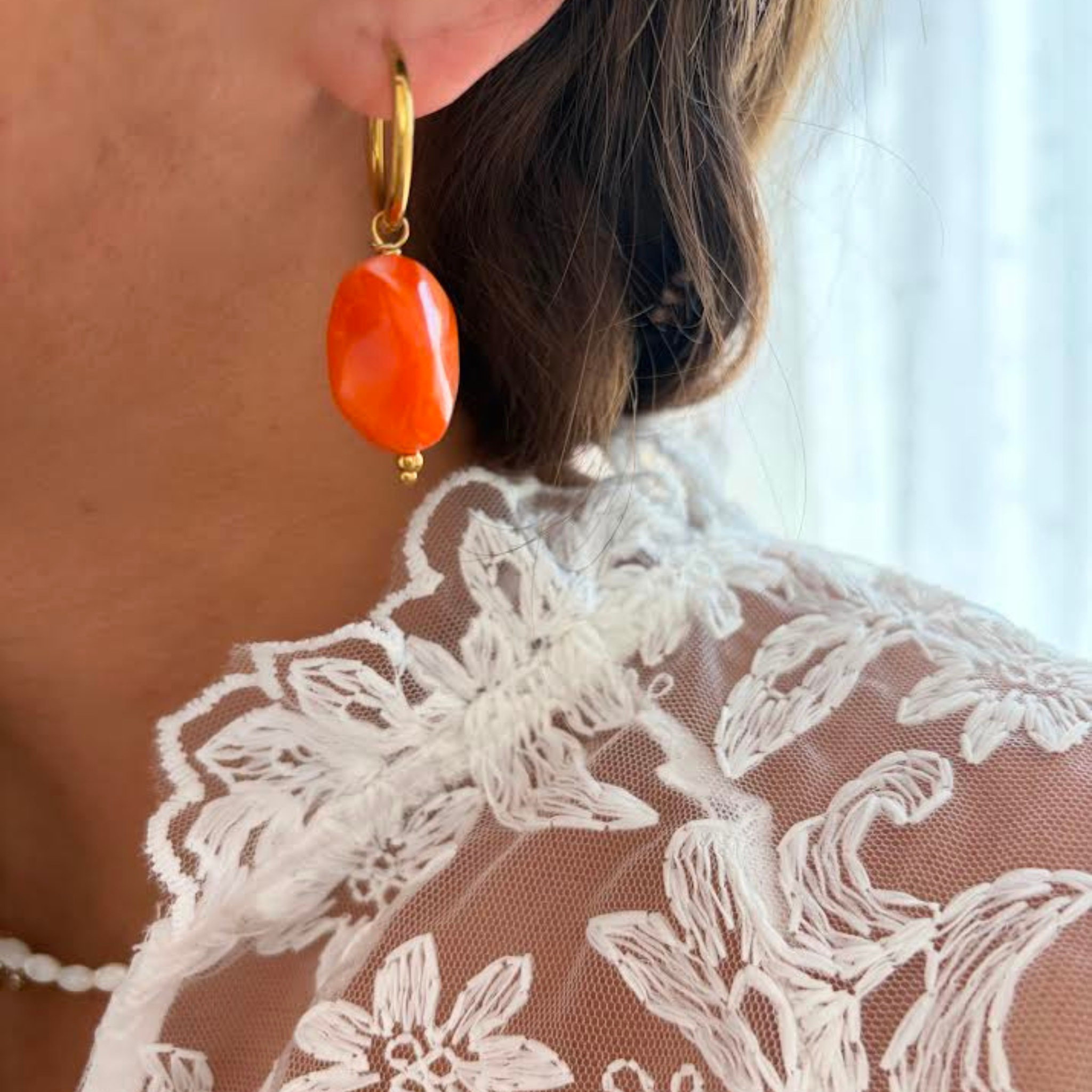 Jolies boucles d’oreilles colorées en résine et acier inoxydable 