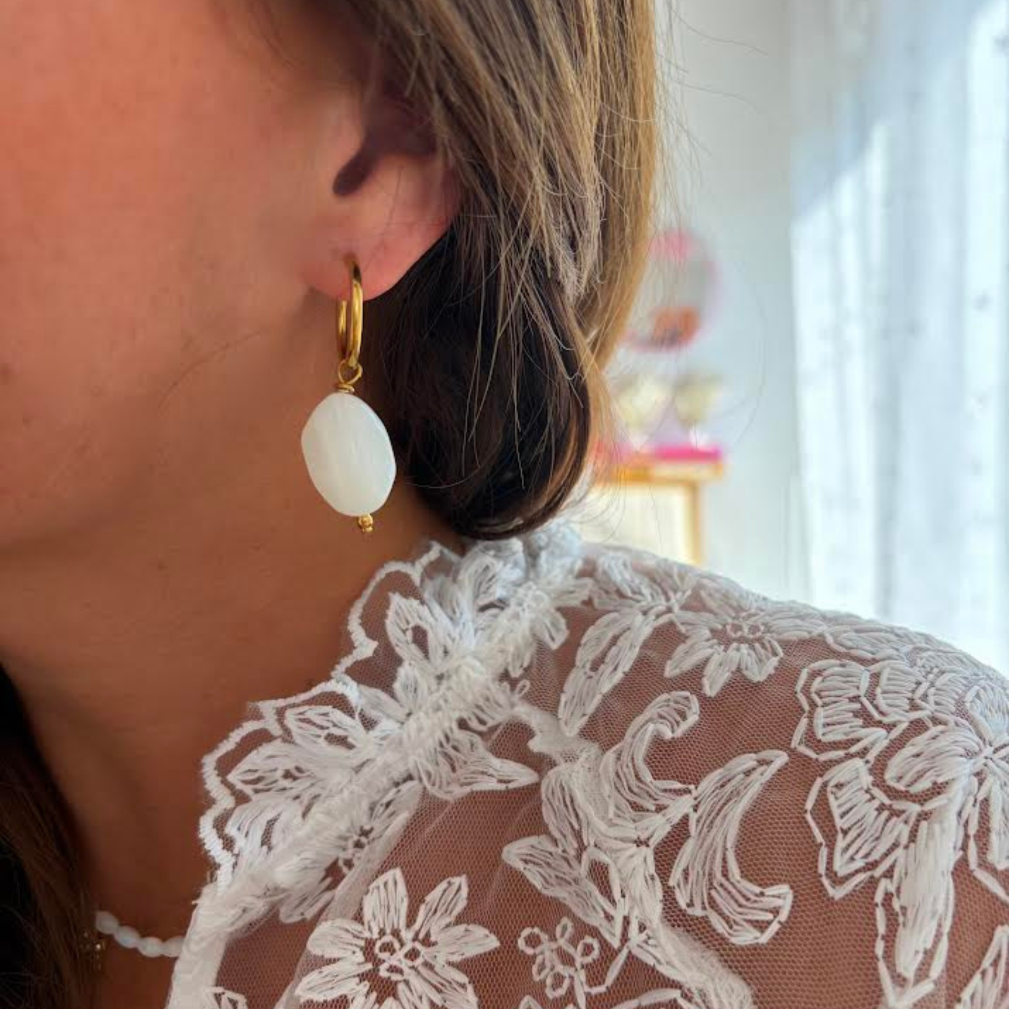 Jolies boucles d’oreilles colorées en résine et acier inoxydable 