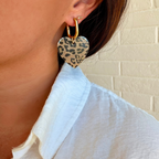 Boucle d’oreille cœur léopard faite main, pendentif pailleté et anneau doré en acier inoxydable