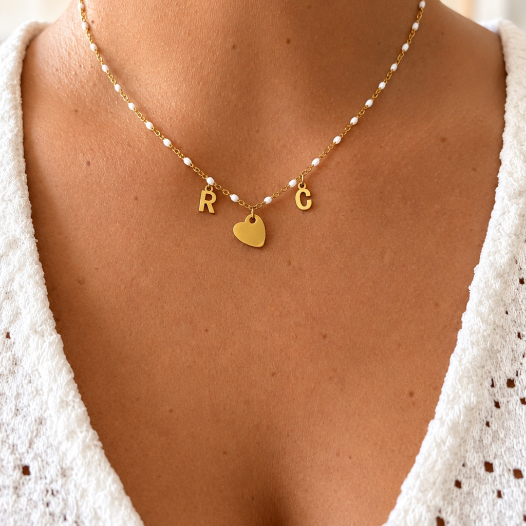 bijou en acier inox et perles colorées avec charms et initiales