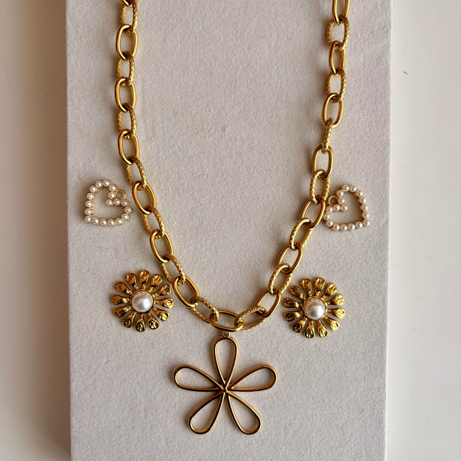 viens créer ton bijoux lors d'un atelier créatif