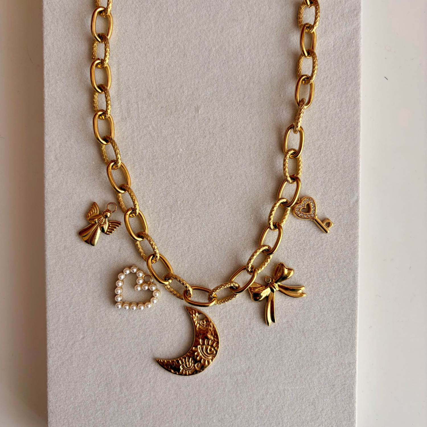 viens créer ton bijoux lors d'un atelier créatif