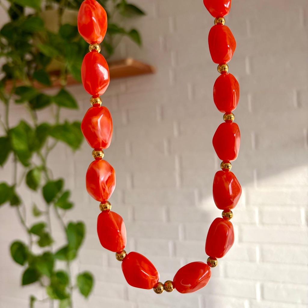 collier perle resine coloree personnalisable