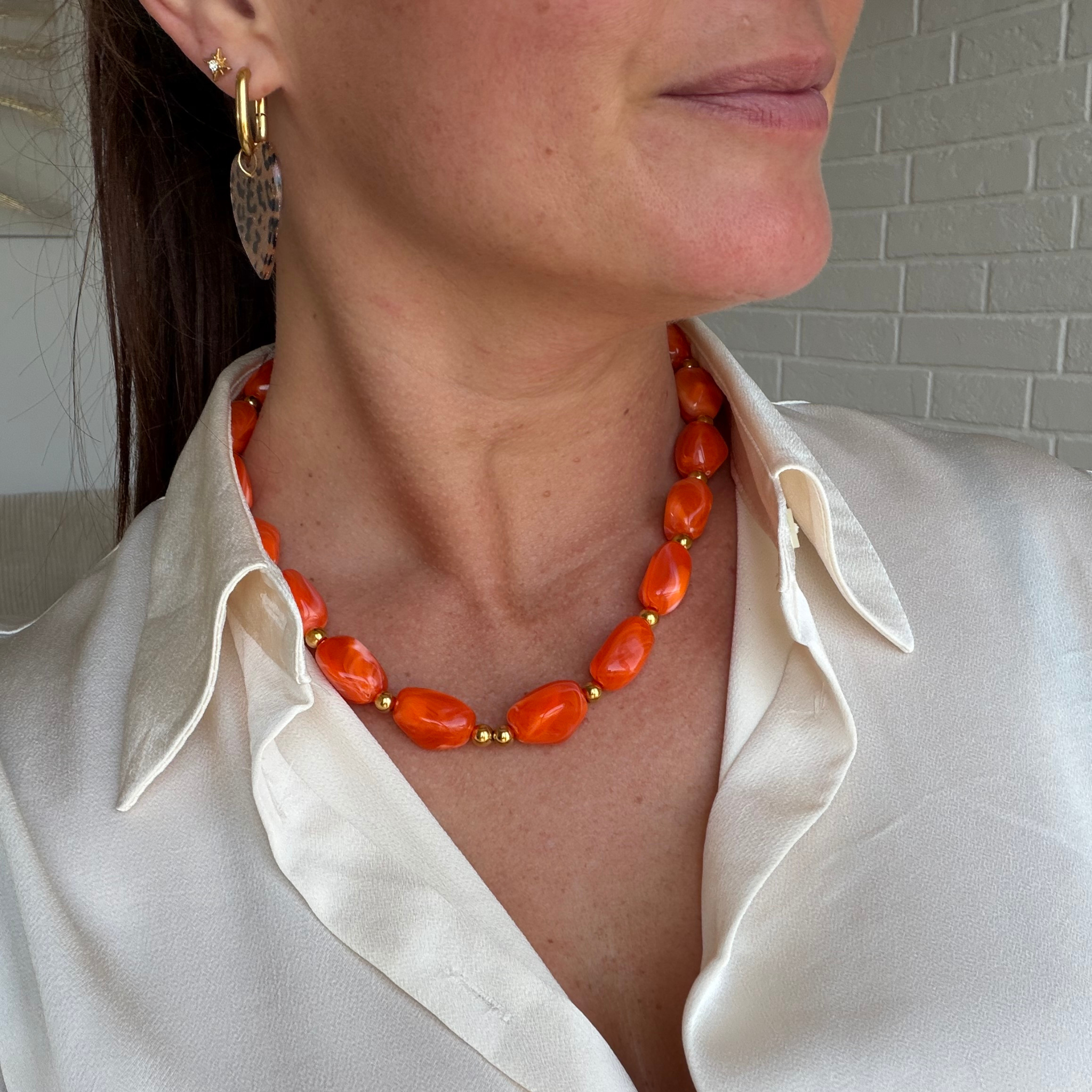 collier perle resine coloree personnalisable